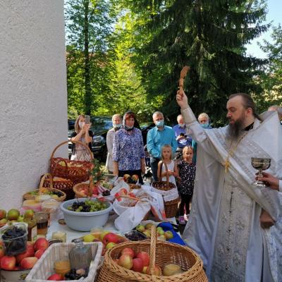 Спас 2020 - Православная церковь в Мюнхене - Освящение даров